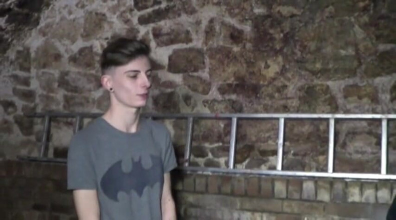 Gaybareback: Jerome James se fait baiser sans capote par Scally XXL