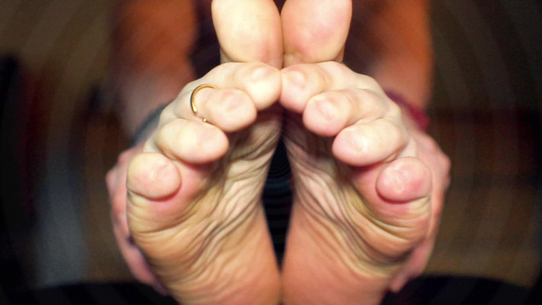 CashmasterAngel: 私の足はあなたに快感を与える