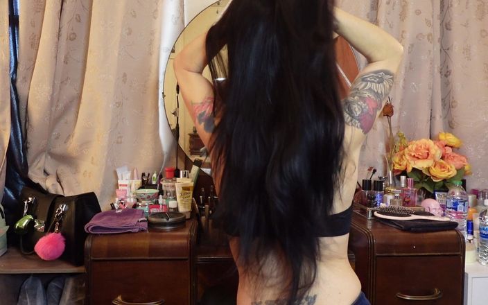 Raven Willow: Brush My Hair