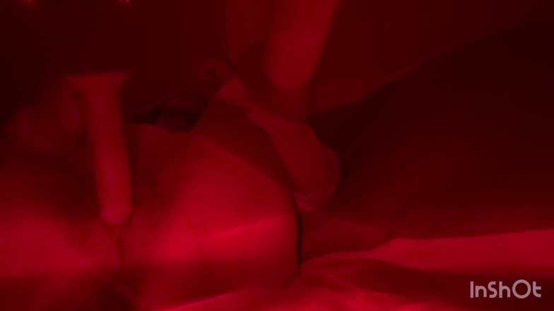 KapkanAruniCouple: Malá nevlastní sestra si připravuje kundičku.