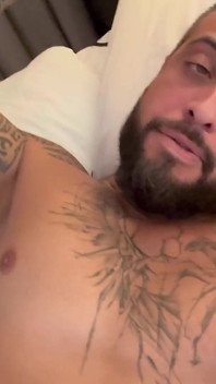 Nagrałem hottie masturbuje się, nie mogłem go utrzymać i włożyłem w nią mojego kutasa