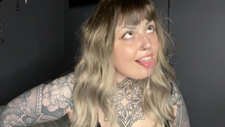 Miss Valentina: Ahegao Membuatkan Awak Lemah