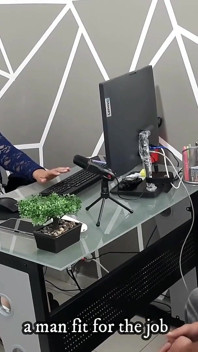I Fuck the Manager of a Company to Help Me Get a Job-porn in Spanish