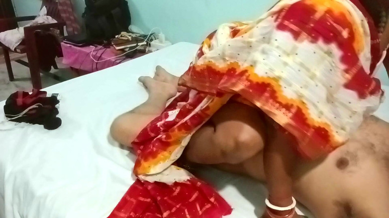 Popmini: Giovane studentessa universitaria scopata in figa rosa con la professoressa...