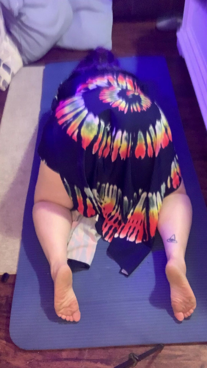 BlancaGirlBBW: İri güzel kadın boo yoga yapıyor