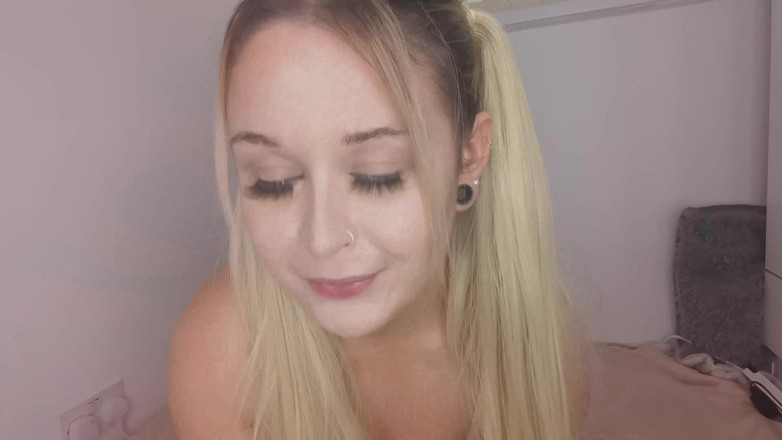 Holly Kitten: Step daughter plays with step mums boyfriend