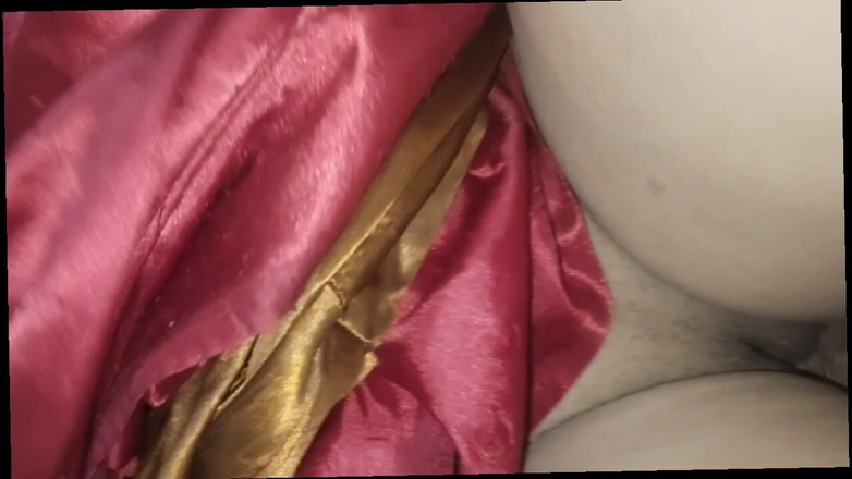 Desisexycpl123: Hintli seksi priya Müslüman adam tarafından sert sikiliyor ağzına boşaltıyor