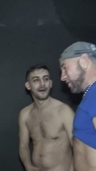 Gay šukán nui heterosexuálem a trans