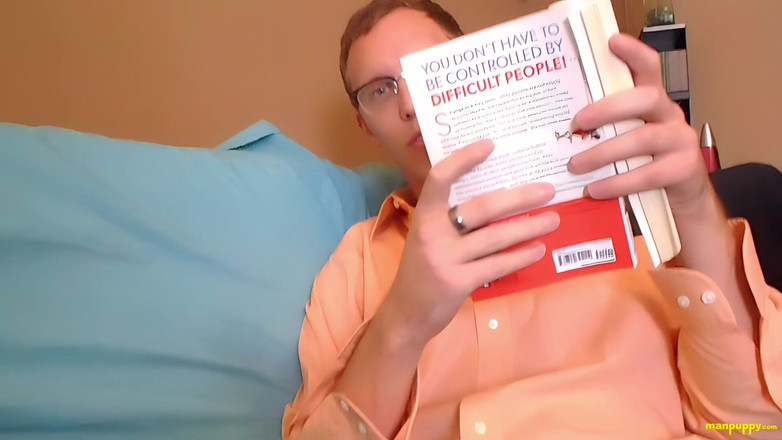 Man Puppy: Nerd gergasi Cuba Mengabaikan Awak