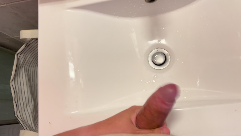 Aimeronds: Quick Jerk off and Playing with My Cum