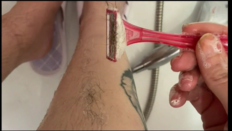 Cuteblonde666: foot fetish hairy legs shaving