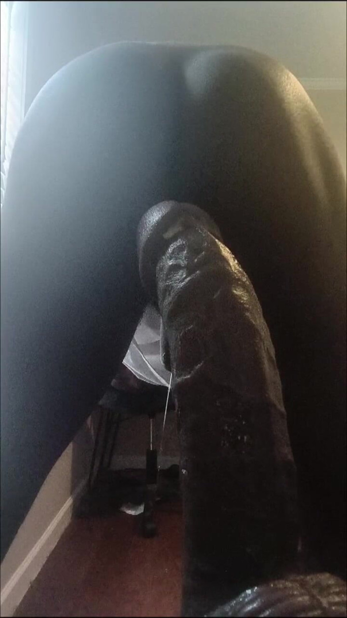 DaBlackFemboy: Femboy dipendente grande nero ha orgasmi scoreggia cremosi