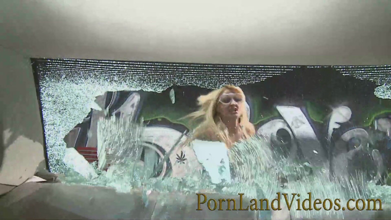 Pornland videos: Grandes tetas rubia estilo perrito follada por una gran polla