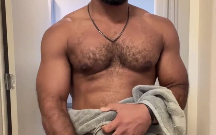 Rodrigo Amor (Gay): मेरे स्नान तौलिया में मज़ा