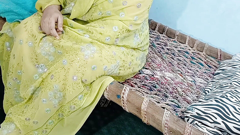 Netu: Неверная жена с большими сиськами дрочит и мастурбирует он индиец, желая муженька с большим членом