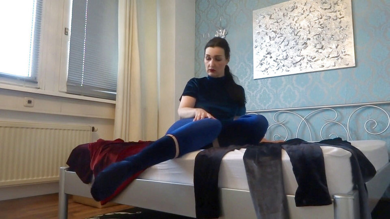 Lady Victoria Valente: Ateşli kadife üvey anne sana talimat veriyor