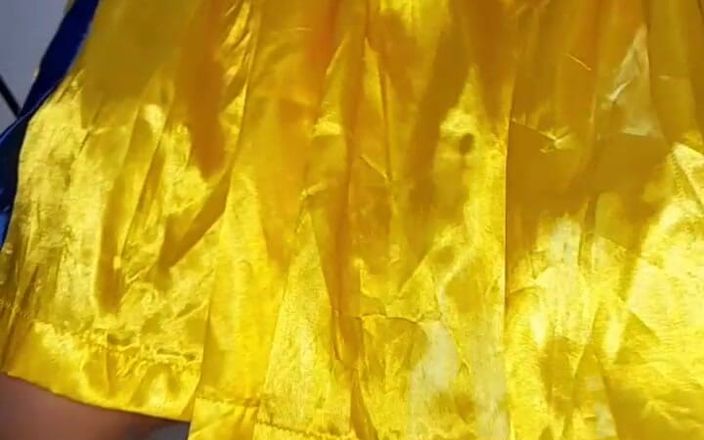Naomisinka: Xuất tinh vào công chúa tuyết trắng satin váy dễ...