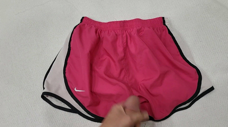 Michael Moore: Vyvrcholení na další pár šortek sester