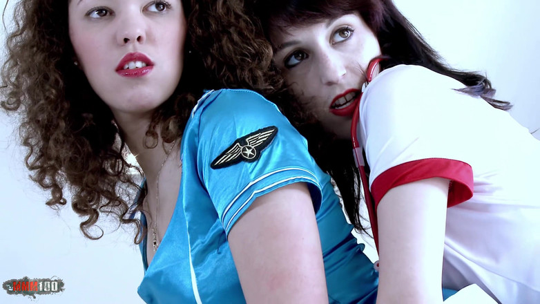 MMM100 Fuck Buddies: Ayanna : ayanna ve lilou sou seksi fotoğraflar için poz atıyor