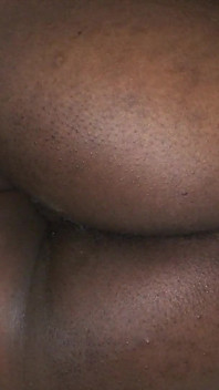 Žhavý sex v noci s kulatým zadkem Ebony Teen zezadu s ranním dřevem končí horkým creampie v její těsné mokré kundičce