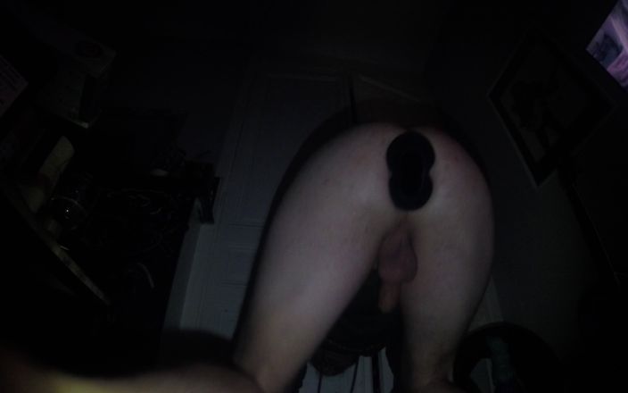 ghytdf: Enorme plug anal funcionando