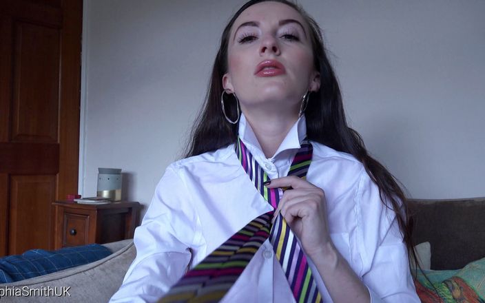 Sophia Smith UK: Learning the Windsor tie