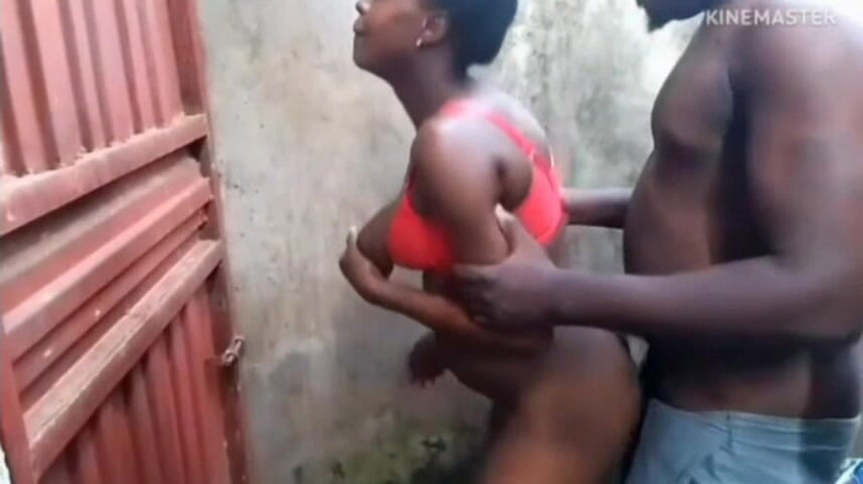 Pornsexlive: He Hides in a Corner of the House to Fuck...