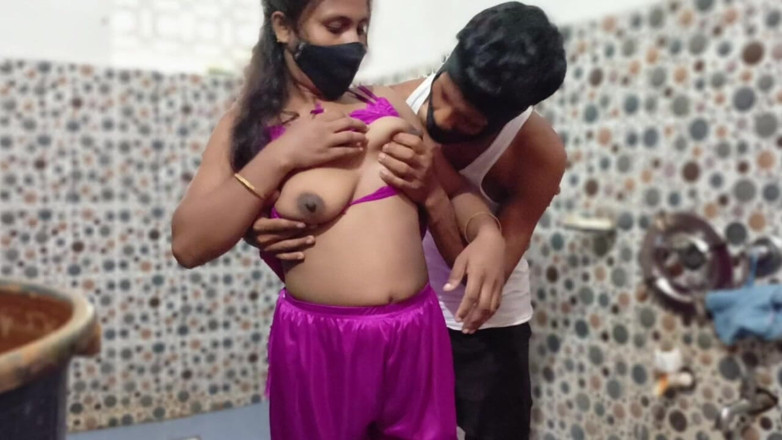 Amina begum: Desi: Wife Morning Bathroom Sex Video