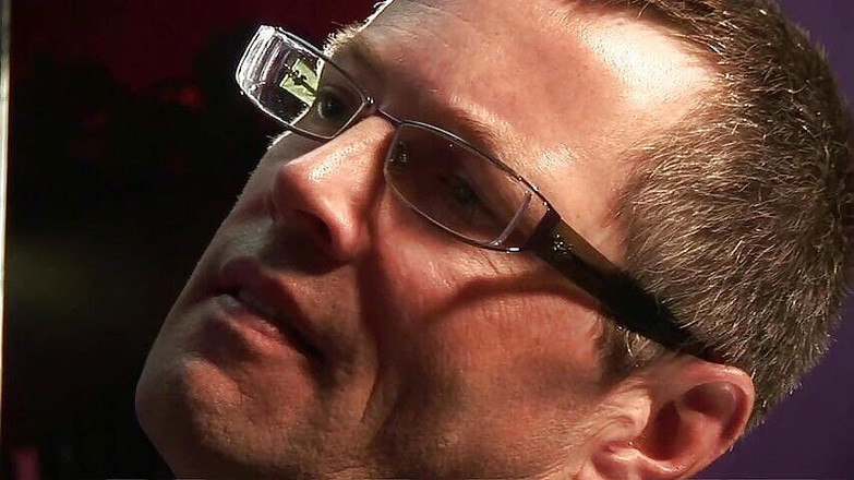 Lesbian Tales: Две милфы трахают миниатюрную девушку, пока ее бойфренд наблюдает