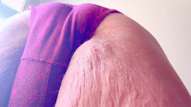 Hand-Free-Daddy-Chub: Un gros ours dominant t’étouffe avec de grosses couilles et...