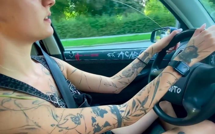 Cur1ouscoup: Playing with Her Pussy While She&amp;#039;s Driving so Wet She...