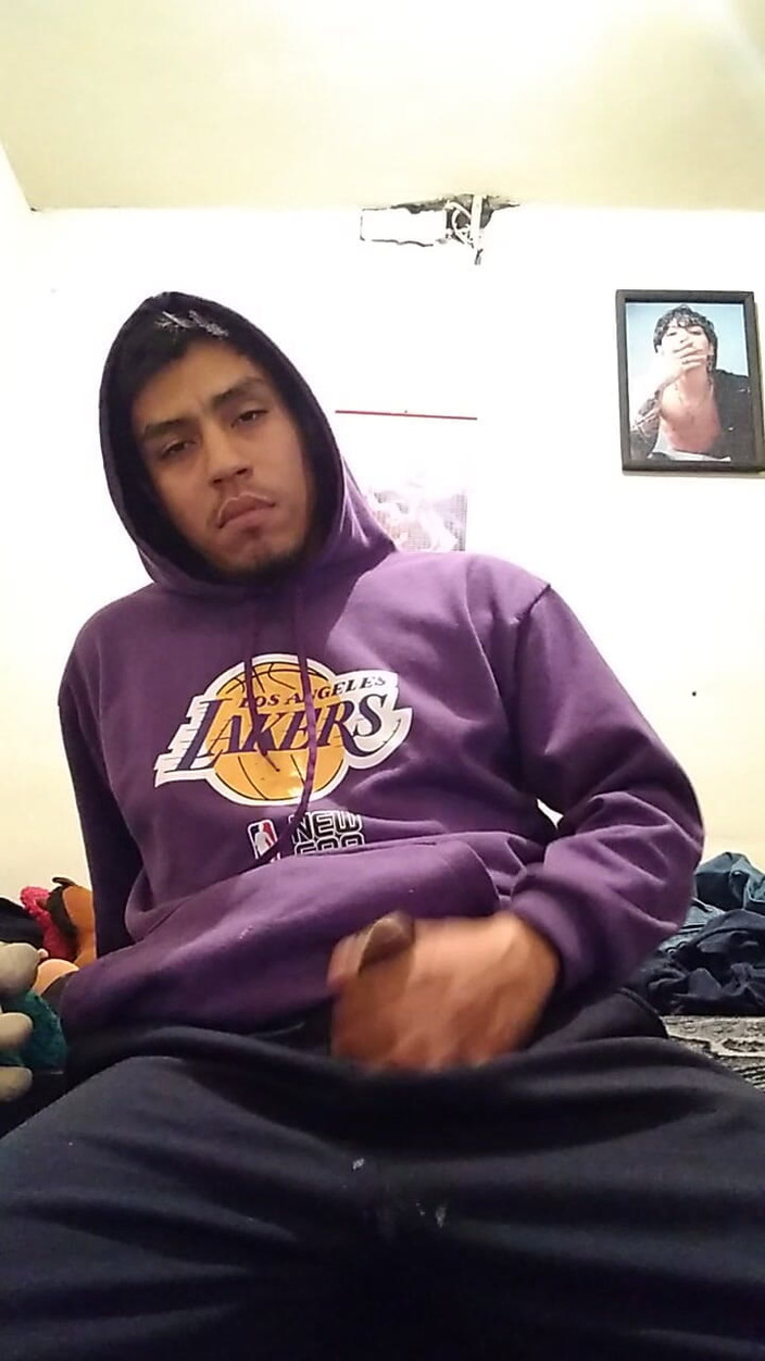 AlexAlejandro13: Chceš mě vidět rozlévat mléko na posteli mé nevlastní sestry...