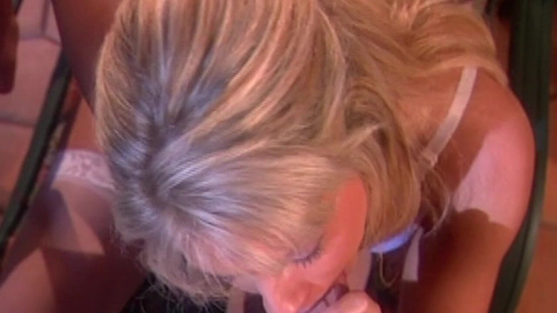 Onlyxfans: MILF blonde miang dijilat dan dijolok hingga orgasme meletup