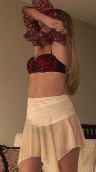 Ashley的内裤 - 漂亮的Ashley变得肮脏 - 可爱的脸，粗鲁的黑色内裤和丝袜挑逗你不能远离