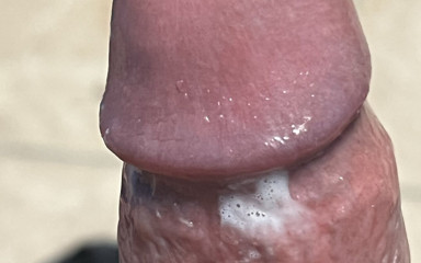 Bigbrook45: Masturbándome mis madrastras meando en bragas