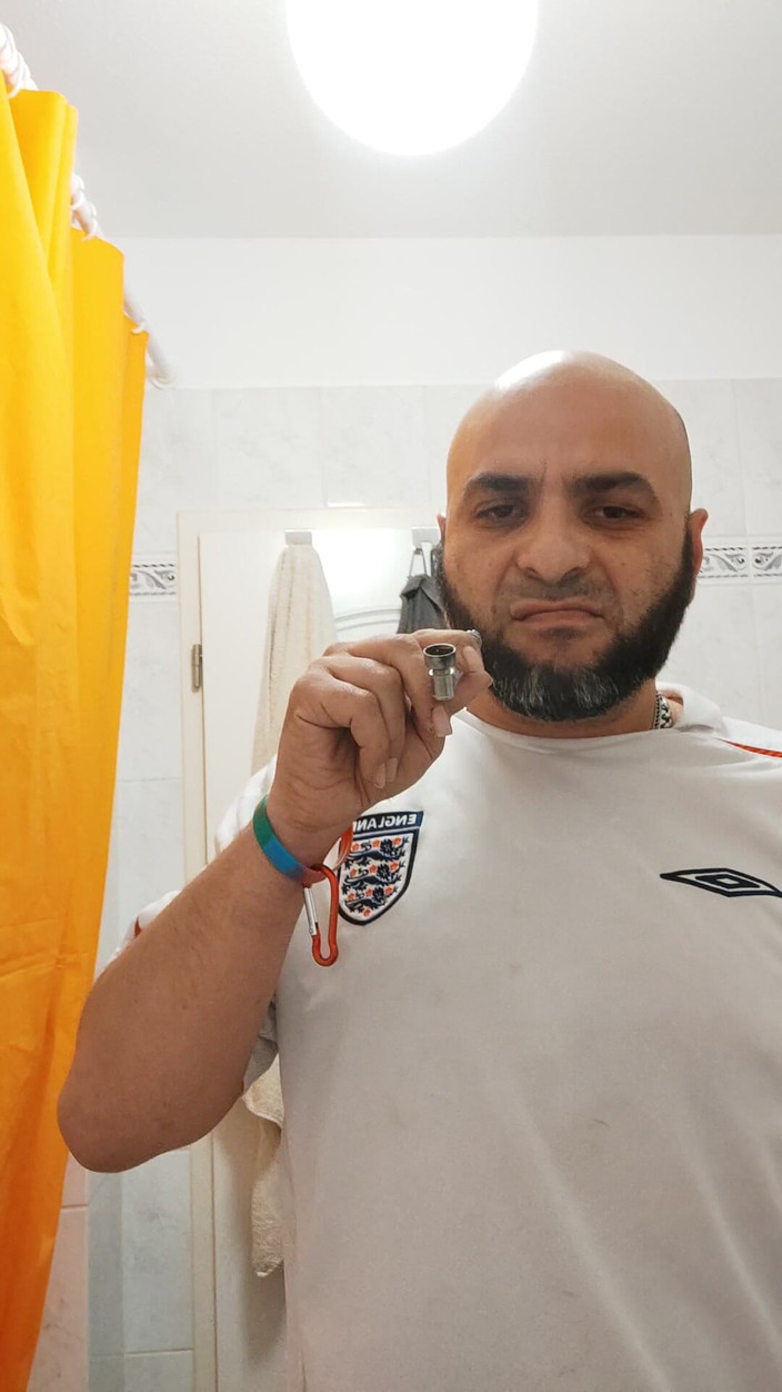 SmokedAlloy2: Dans Badezimmer Dirtyjunkbro Nass et Hammer Geil