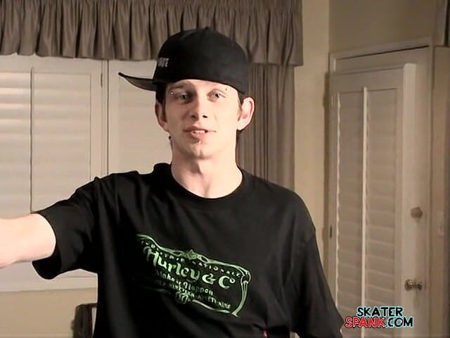 Skater Spank: 男孩打屁股的群交派对！