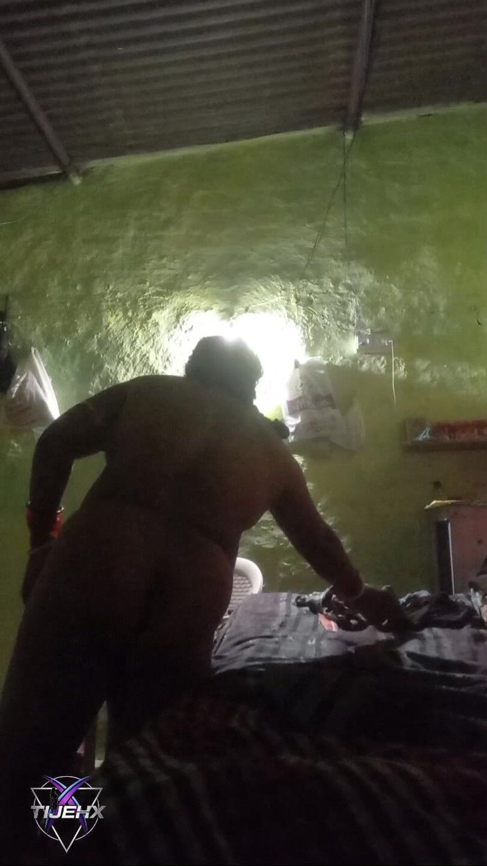 TijehX: Indiancă desi nesatisfăcută Bhabhi de la sat futută cu indianul...