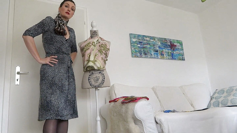 Lady Victoria Valente: Bugün ipek eşarplar pratiği yapıyoruz