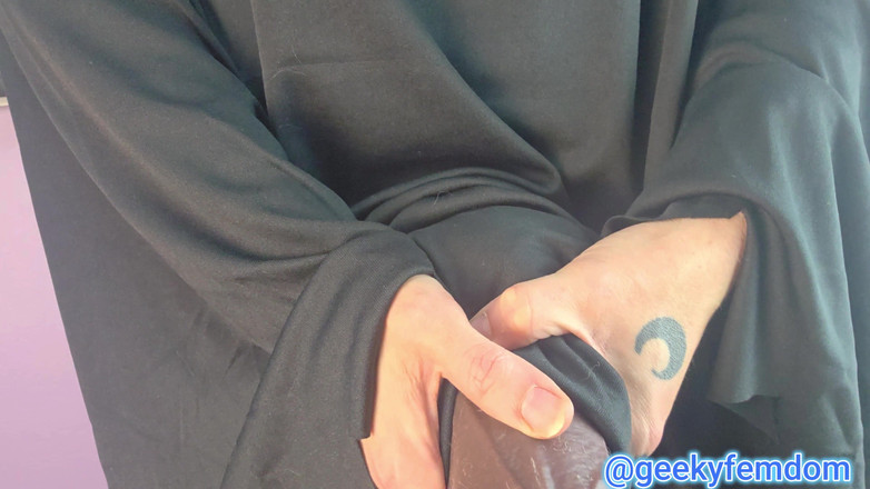 Geeky Femdom: Grita virgen - agujero