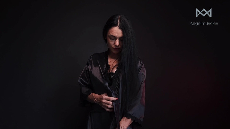 Angelmuscles: Jubah Sutera Menggoda: Cukup Untuk Membuat Anda Lebih Mencintai