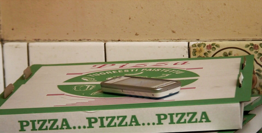 Radical: Une jeune blonde finlandaise se fait baiser par un livreur...