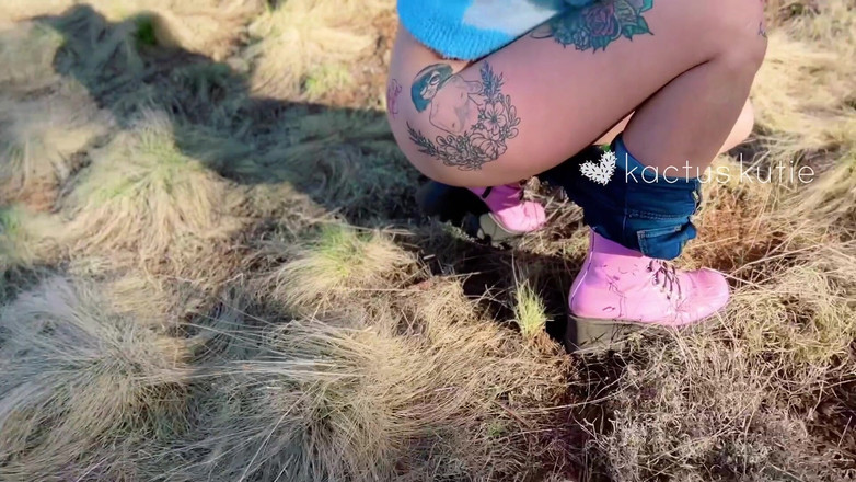 kactus kutie: Kolorowe Kutie wkurza na zewnątrz