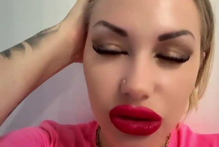 Goddess Misha Goldy: 내 입술 중독자를 위한 립페티쉬