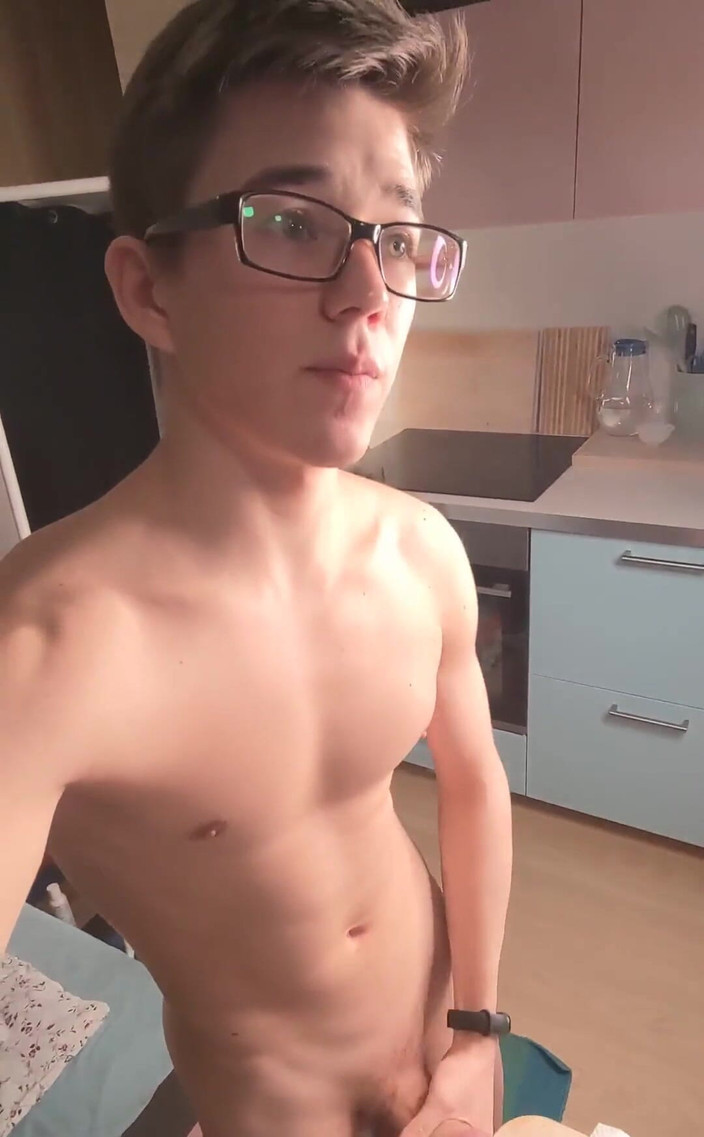 Alex Davey: Hotphotos et vidéos pour vous, les gars qui veulent m’embrasser...