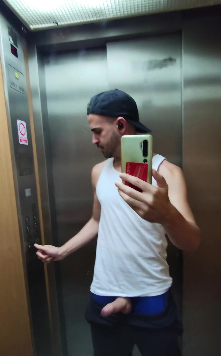 Xisco: Mój kutas winda i Street