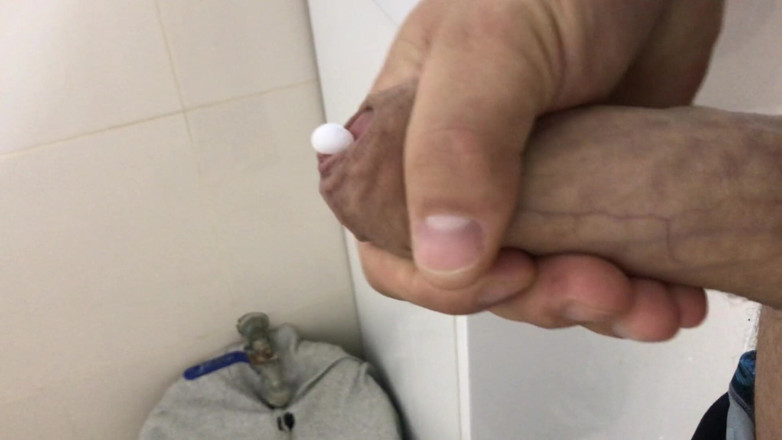 Auff: Cumshot in the bathroom