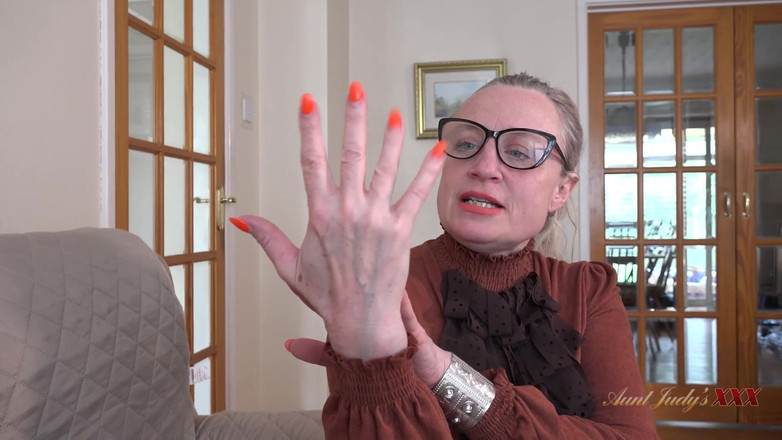 Aunt Judy's XXX: AuntjudysXXX - la tua insegnante miLF matura Signora Andrea Ann trova...