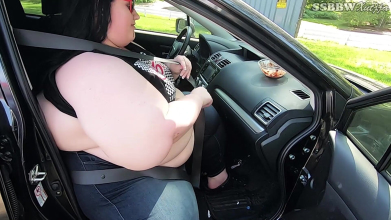 Xutjja: Comiendo helado en el coche