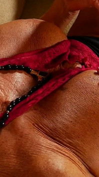 Super Hot Big Breasted Granny Mandi Mcgraw Fingers Her Old Pussy Until She Cums